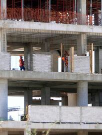 “Se deben construir viviendas verticales”