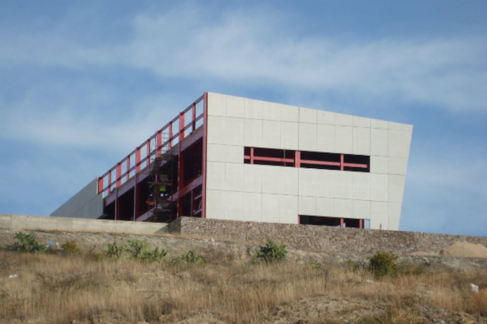 Presenta CAT 50% de avance en construcción