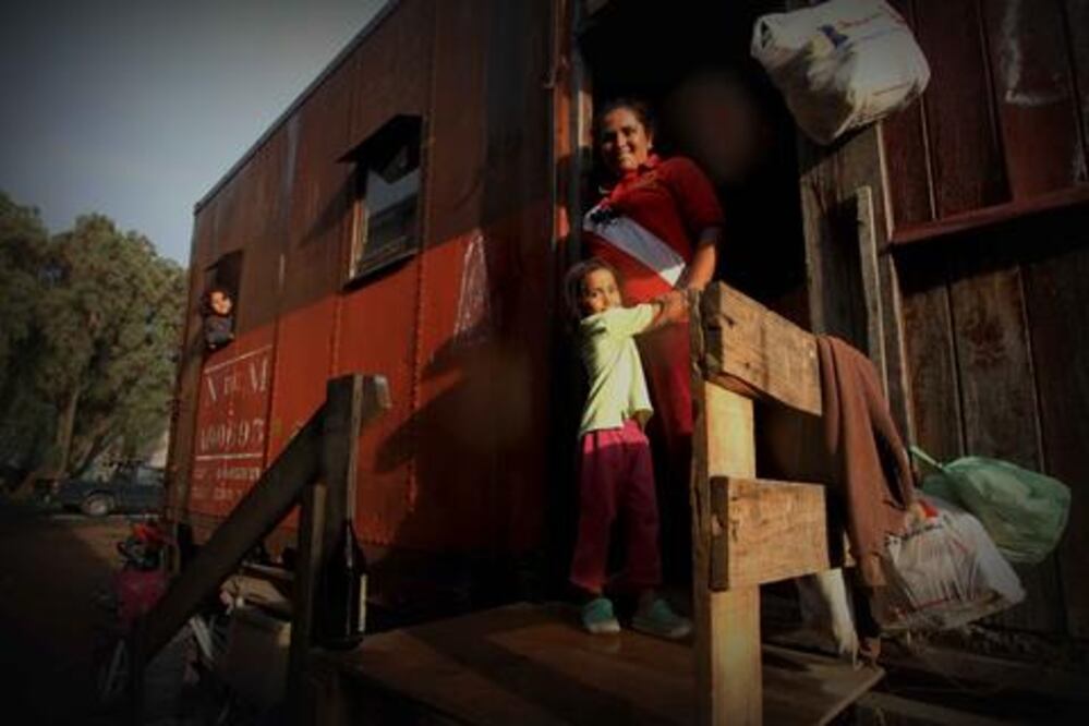 Entre vías. Viven inseguridad y marginación