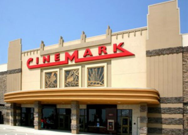 Cinemark vende su filial a Cinemex