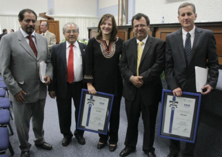 Científicas reciben premio Alejandrina 
