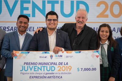 Premian a 3 jóvenes de El Marqués por su destacada labor