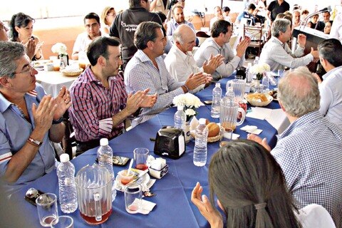 Se compromete abanderado panista a fortalecer el turismo en el estado