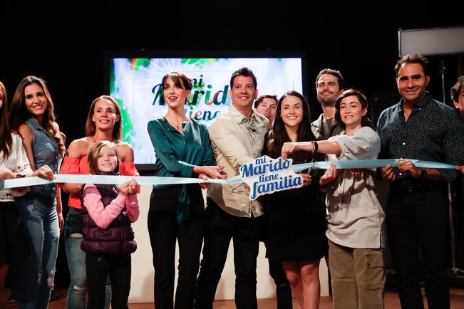 Yahir llega a la casa de su nueva familia