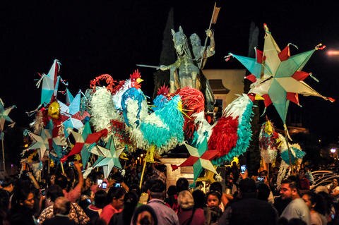 Participan 700 artistas en festejo