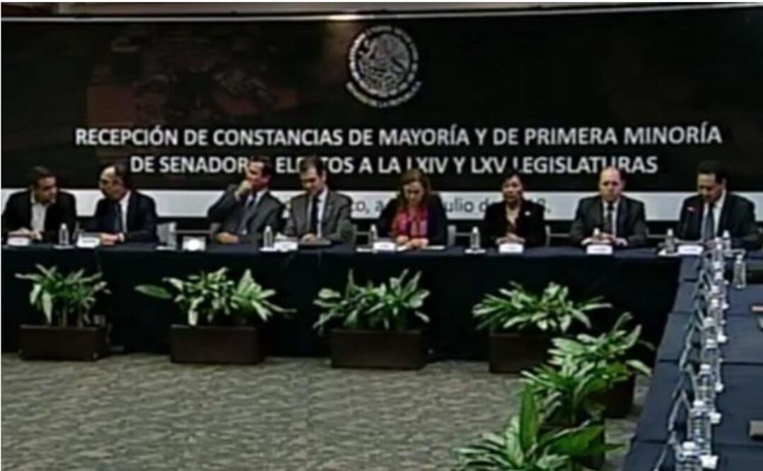 Entrega INE constancia de senadores electos