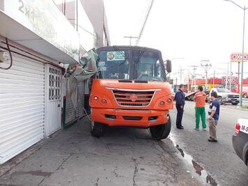 Choque deja dos lesionados