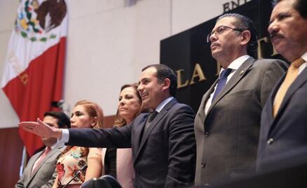 Entre críticas, asume Cordero Presidencia del Senado