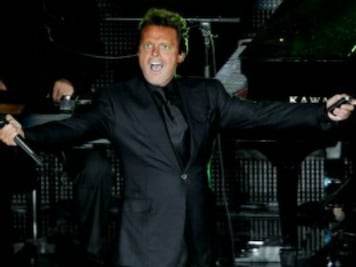 Notifican a Luis Miguel de su demanda en EU