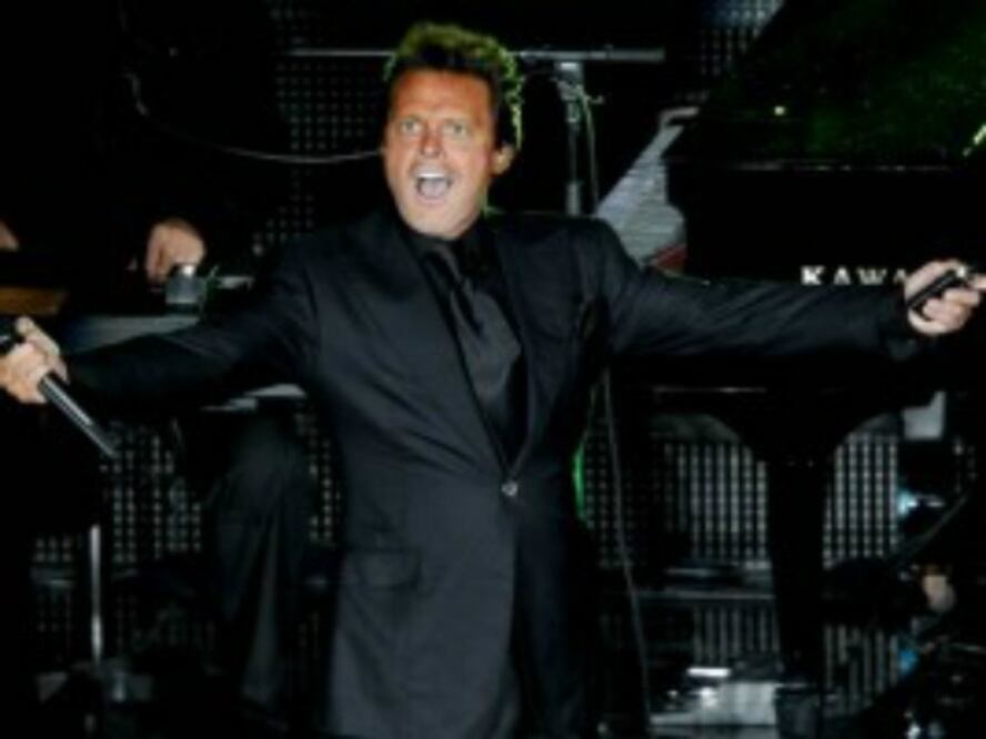 Notifican a Luis Miguel de su demanda en EU