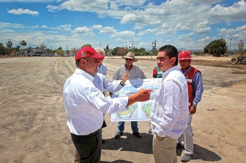 Revisan obra en unidad deportiva