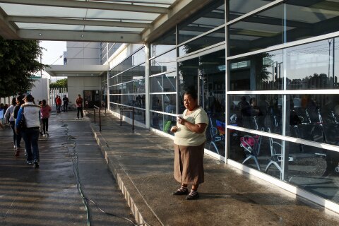 Denuncian a banco retiros irregulares