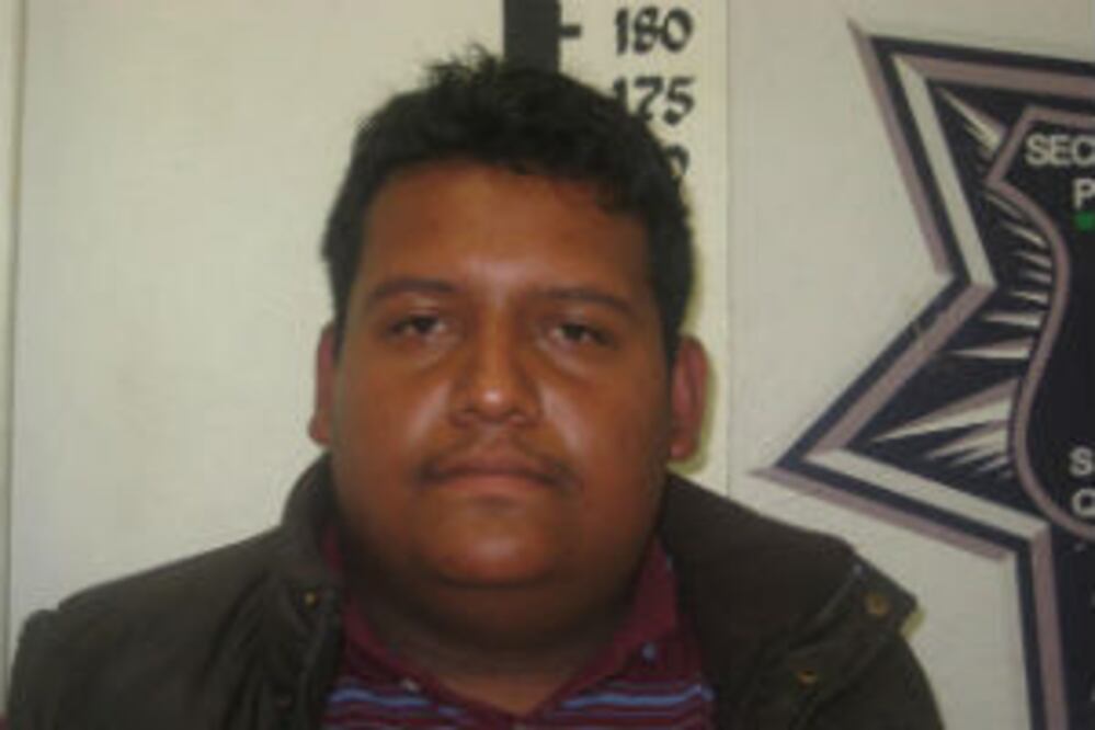 Aseguran a trabajador de seguridad de FERROMEX con arma sin licencia.