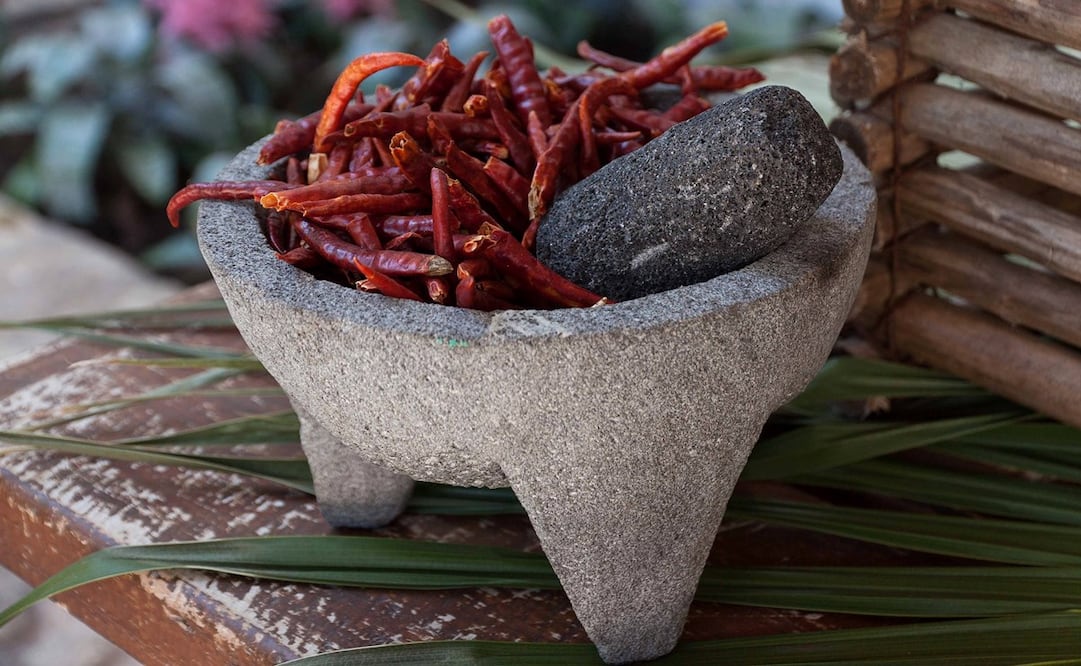 Estos son los pasos para curar un molcajete de piedra. Foto: Wikimedia Commons