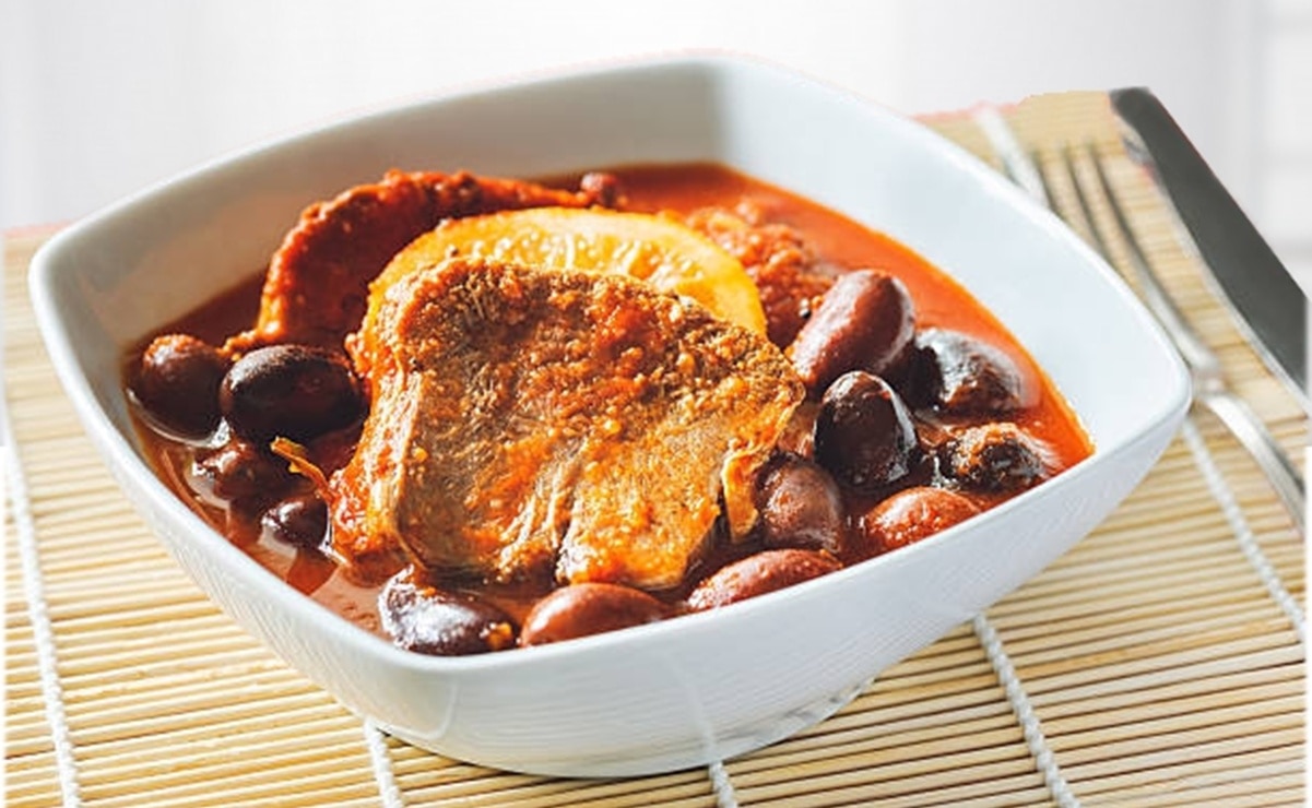 Sabor, historia y vino blanco en la lengua mechada, emblema culinario del Pueblo Mágico de Tequisquiapan, Querétaro. Foto: Mexirecetas.