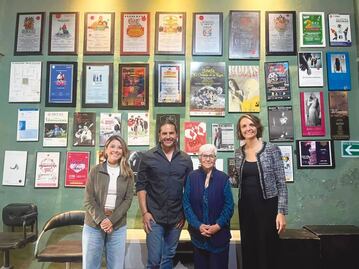 Salgado y López Birlain se reúnen con la comunidad cultural