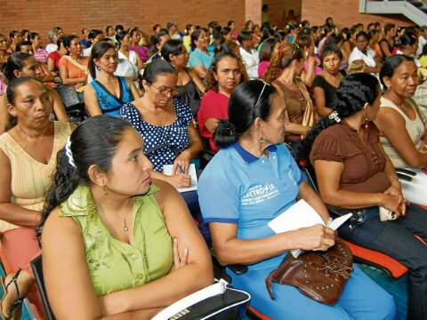Impulsan  liderazgo femenino 
