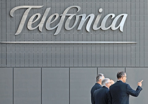 Telefónica se lanza a 8 países de AL por nuevas frecuencias
