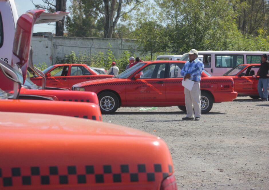 Van tras taxis pirata