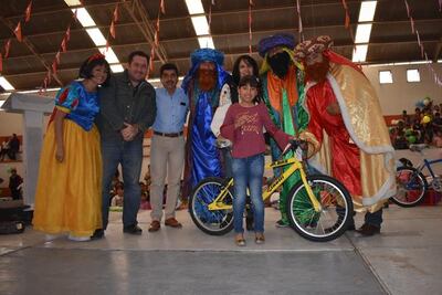 Festeja el DIF Día de Reyes en Pedro Escobedo 