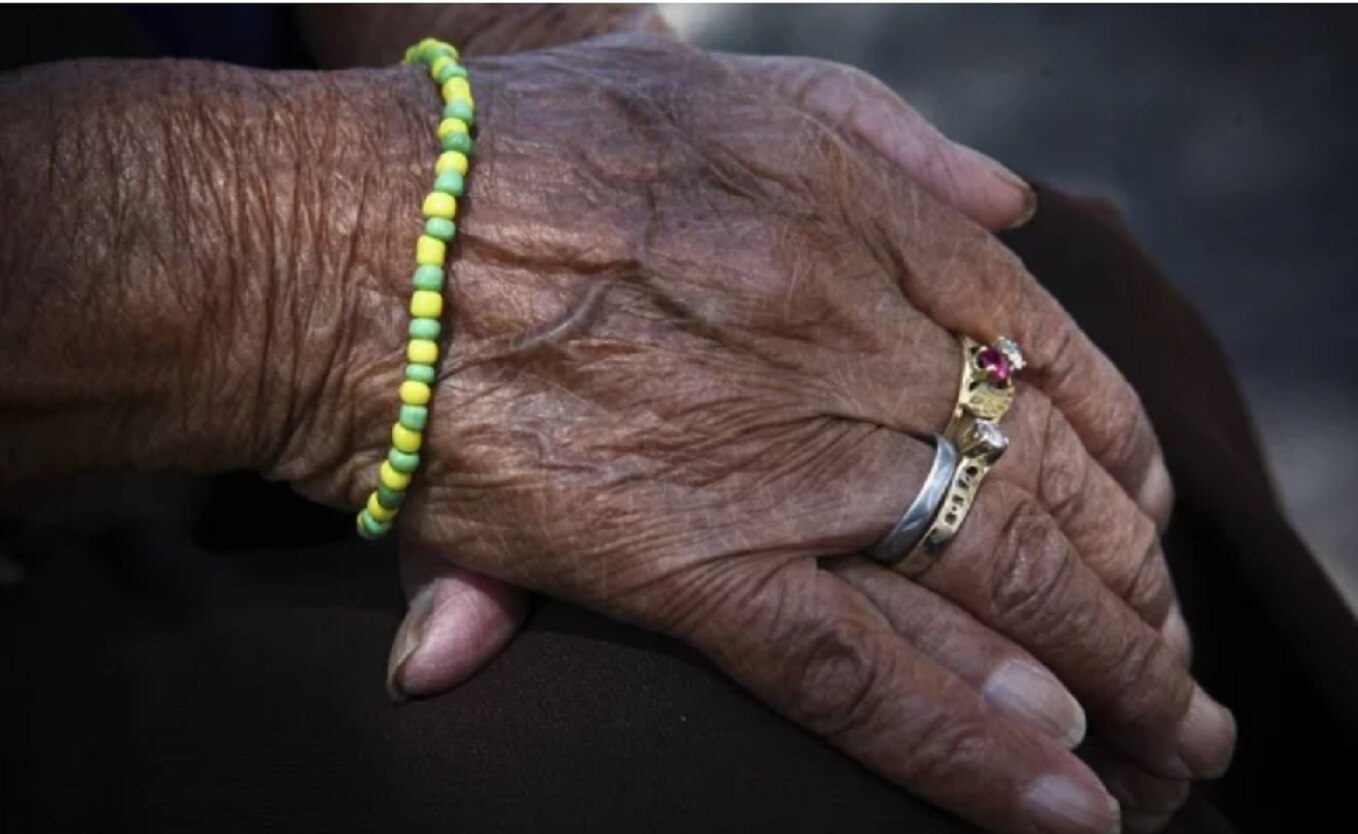 Pareja de ancianos se suicida; "estaban cansados de vivir"