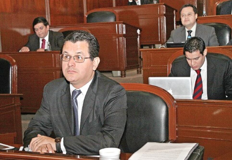 Denuncia Delgado Oscoy “guerra sucia”