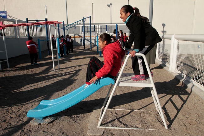 Entregan renovado el deportivo Las Américas 