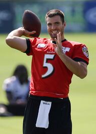 Flacco firma extensión de tres años