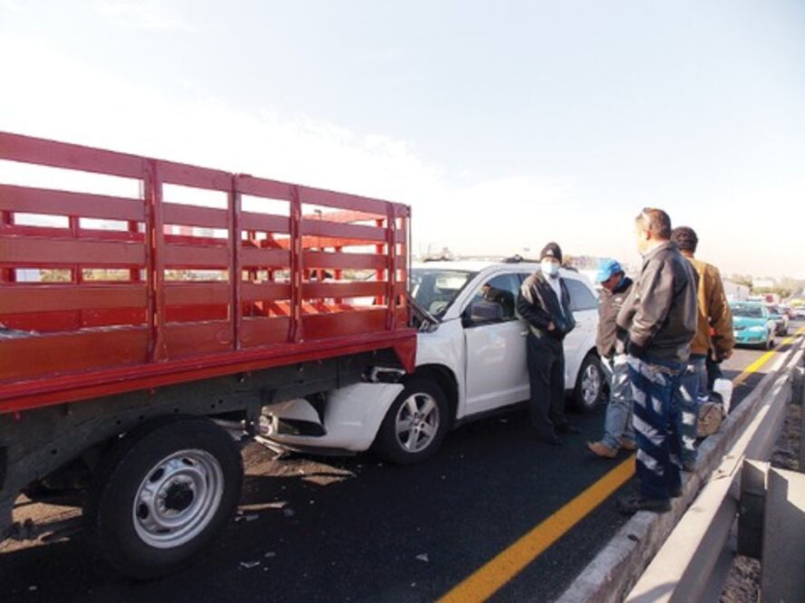 Carambola entre 5 en la México-Querétaro