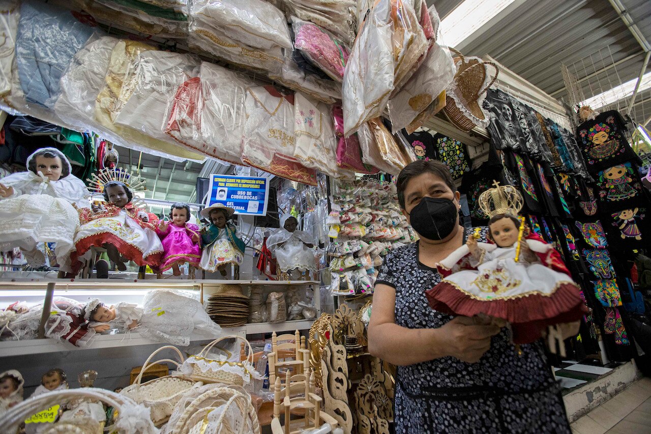 “No he vendido ni un vestidito de niño Dios”