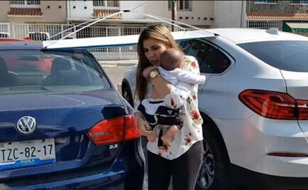 Denuncian ante el DIF a madre que dejó a bebé en auto para desayunar con sus amigas
