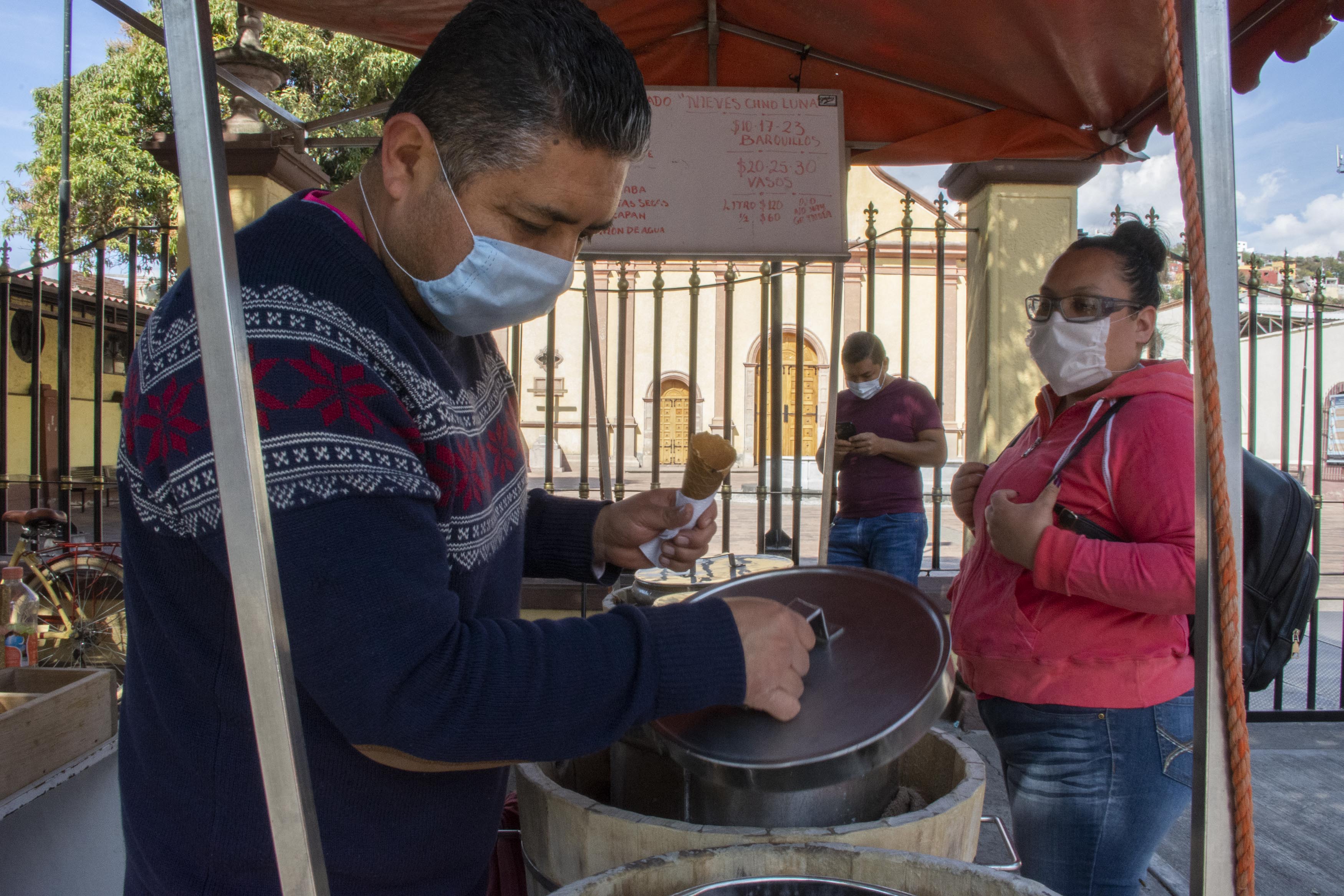 “El futuro será para los enmascarados”