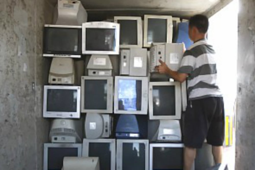 Corregidora capta 6 ton de aparatos