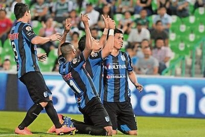 Gallos Blancos, con los pies en la tierra
