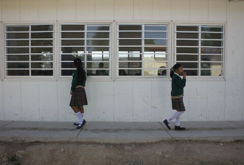 Ampliar escuelas de tiempo completo