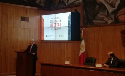 Vargas Llosa cuestiona si con AMLO se profundizará la democracia o prosperará el populismo