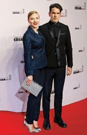 Aseguran que Scarlett espera bebé