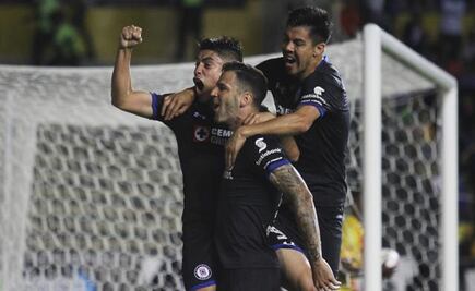 Cruz Azul vence a Morelia y de paso elimina a Chivas