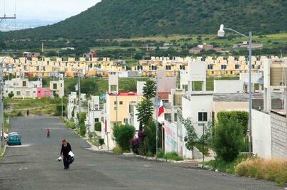 Alza en dólar encarece vivienda, advierten