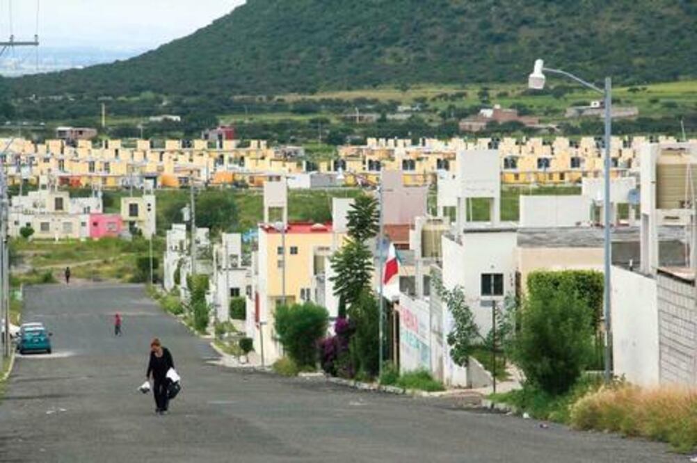 Alza en dólar encarece vivienda, advierten