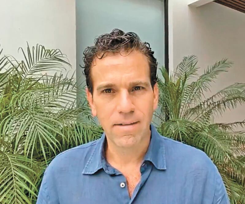 Chocan AMLO y Loret por montaje de caso Cassez