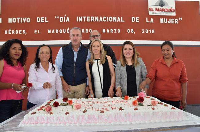 Calzada refrenda apoyo a mujeres