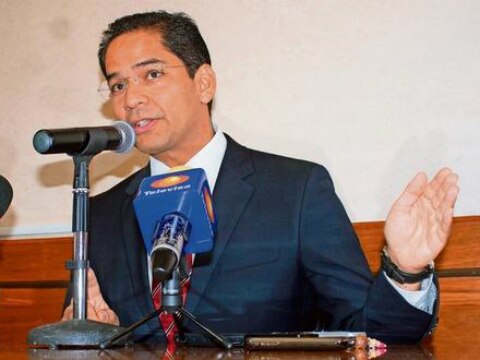 Proliferan abogados “coyotes”: Trabajo