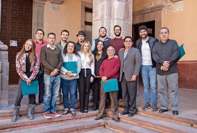 Brindan apoyo a 12 espacios teatrales