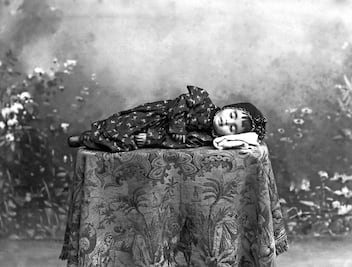 La exposición "Angelitos. La vida y la muerte niña en México" llega al Museo de Arte de Querétaro