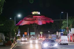 Chepe enciende  “conciencia rosa” en la pirámide de El Cerrito 