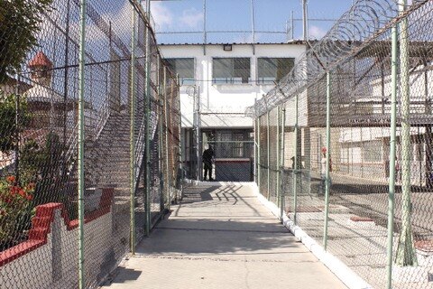 Amplían dos penales estatales