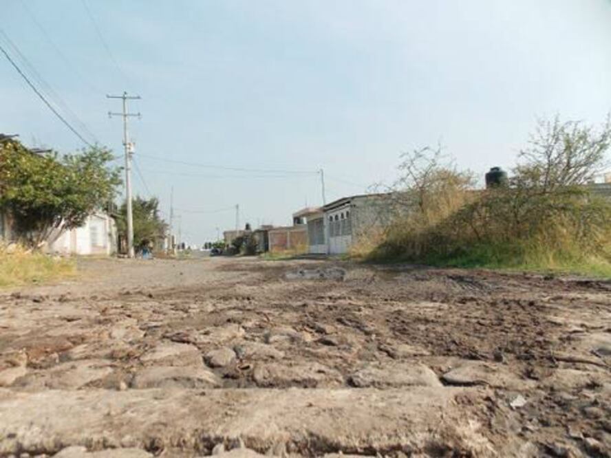 Hacen trabajo de pavimentación