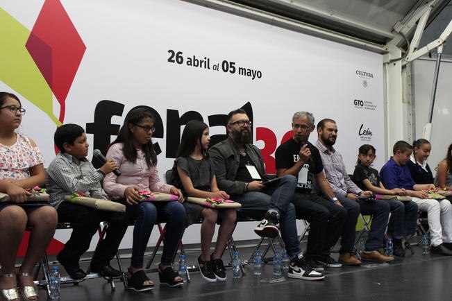 Hazle al cuento impulsa a pequeños escritores