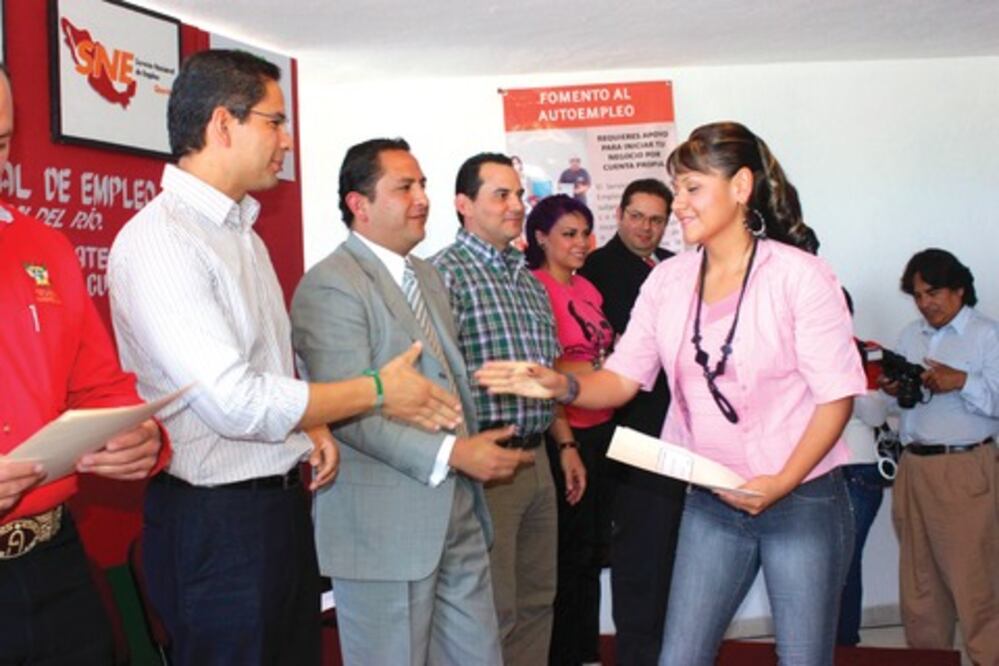   Capacitan a jóvenes para crear su  negocio